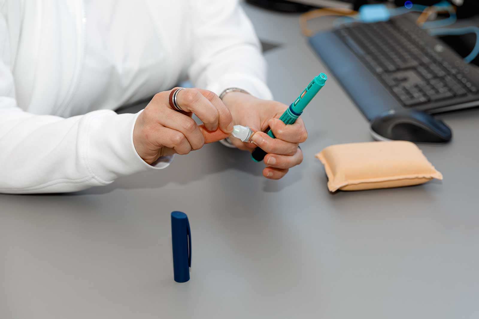 Demonstration der Insulin-Pen-Anwendung im Herz- und Diabeteszentrum Osnabrück